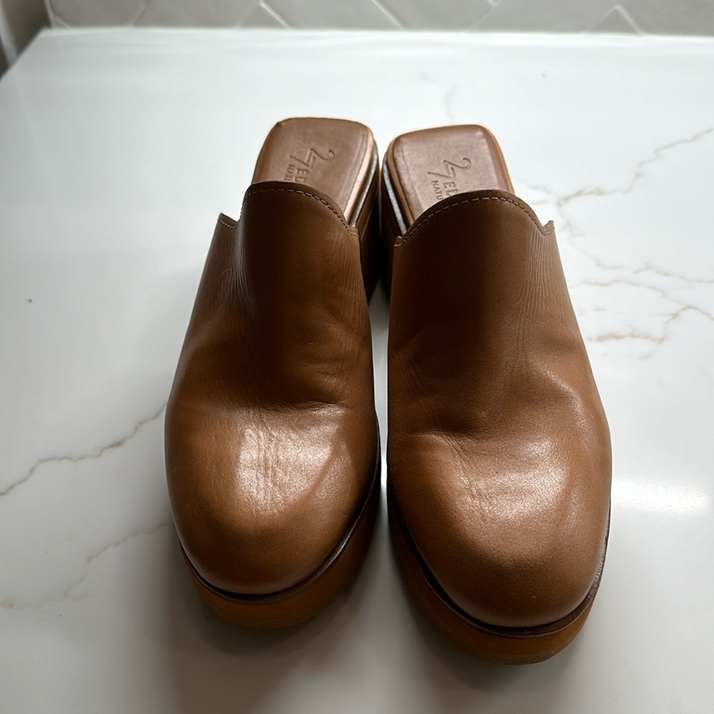 Naturalizer A7 brown clogs.   Lightly with.  Very Comfortable size 9.5
